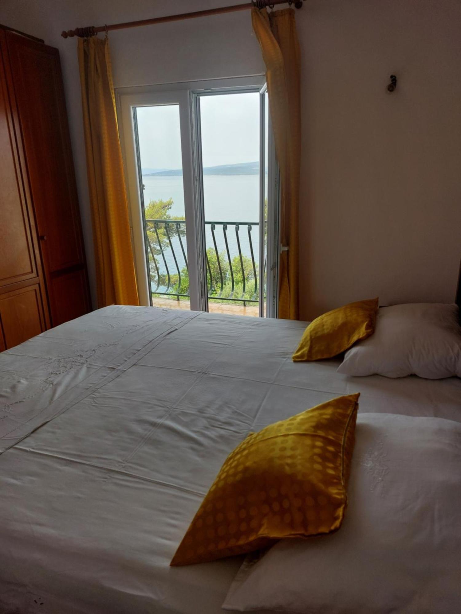 Apartma Bratus Promajna