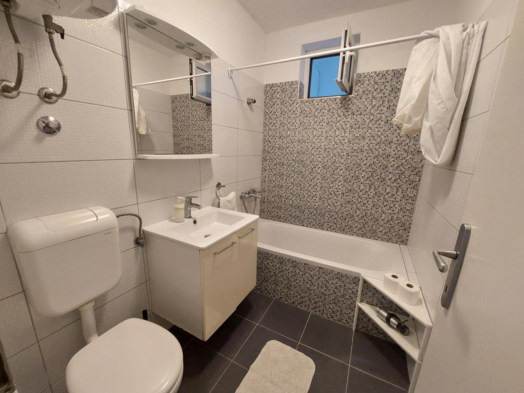 Bratus Apartma *