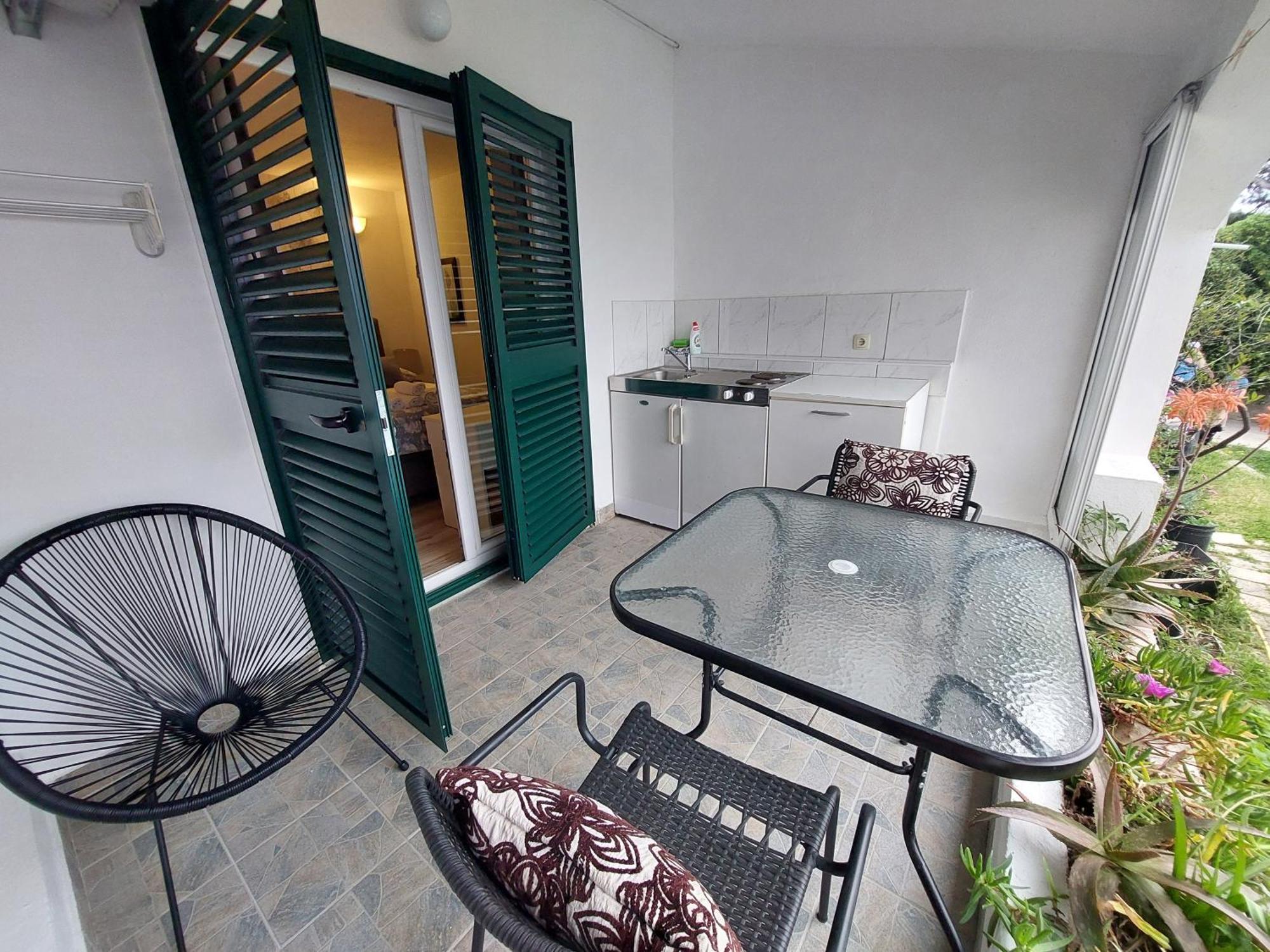 Apartma Bratus